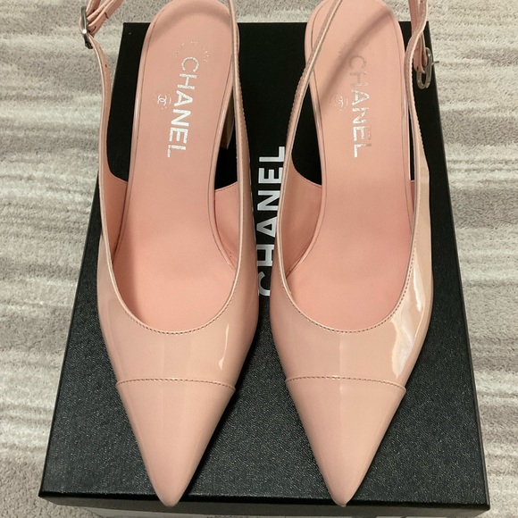 CHANEL Shoes - CHANEL
Patent Calfskin Cap Toe CC
Slingback Pumps 38 Light Pink